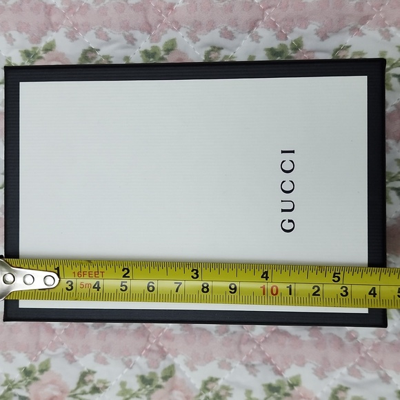 Gucci White and Black Gift Box - Picture 6 of 8